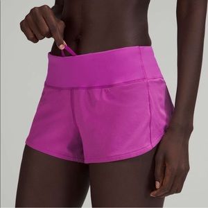 LULULEMON SPEED UP SHORTS VIVID PLUM size 6
